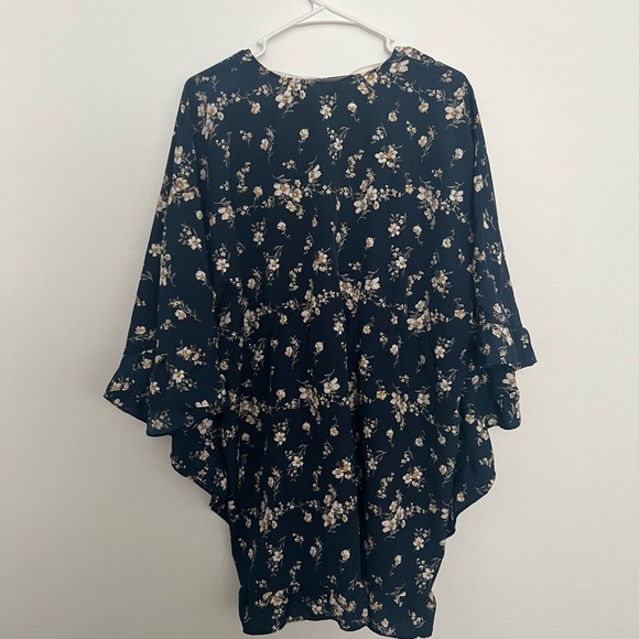 Floral Kimono with cinch waist and tie - Picture 4 of 4